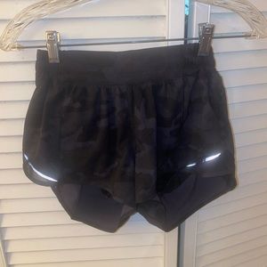 Lululemon camo hotty hot shorts size 8
